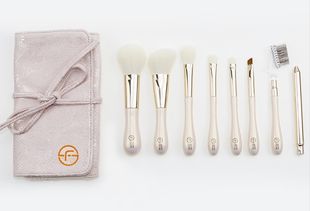 專(zhuān)注服務(wù)，成就品牌 東莞向日葵美容用品公司致力口腔衛(wèi)生用品行業(yè)領(lǐng)袖